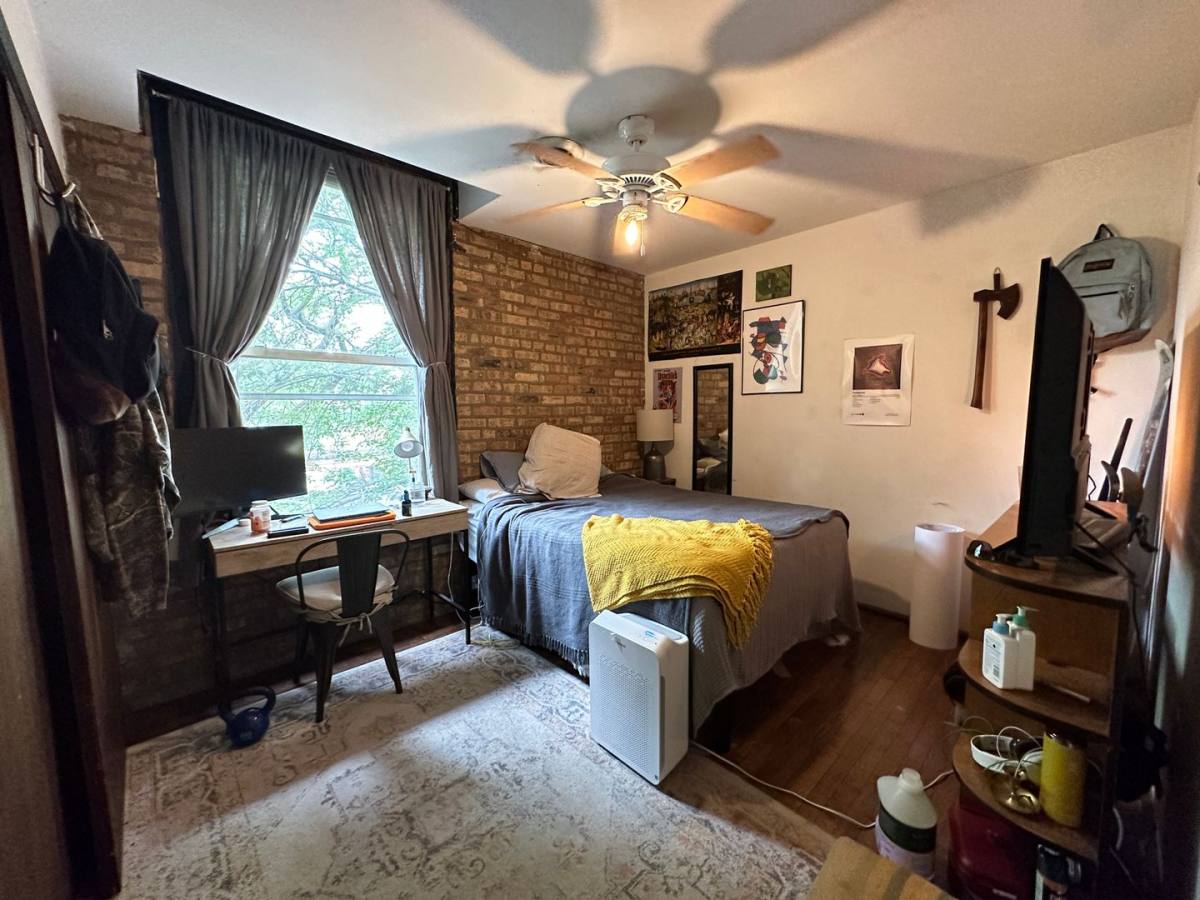 Apartment for rent at 922 W Webster Ave, Chicago, IL 60614