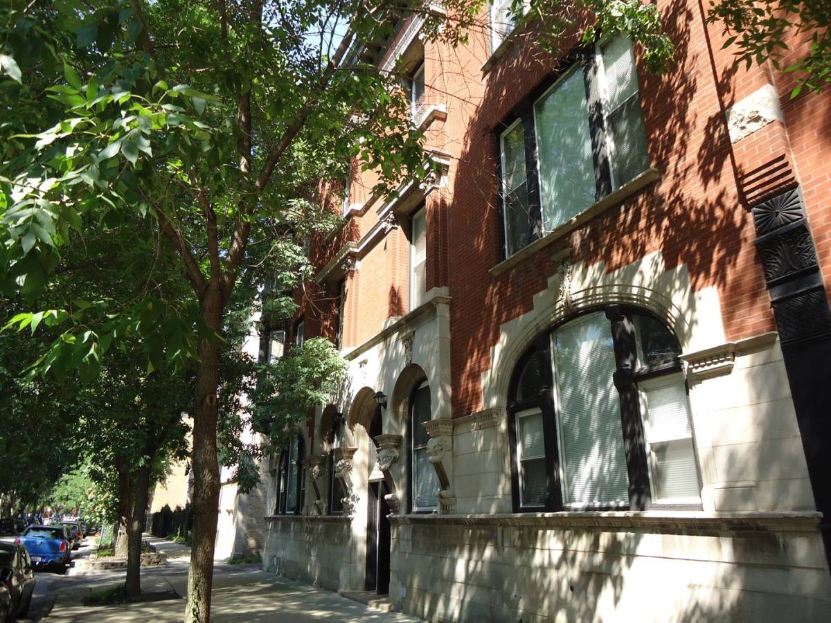 Apartment for rent at 922 W Webster Ave, Chicago, IL 60614