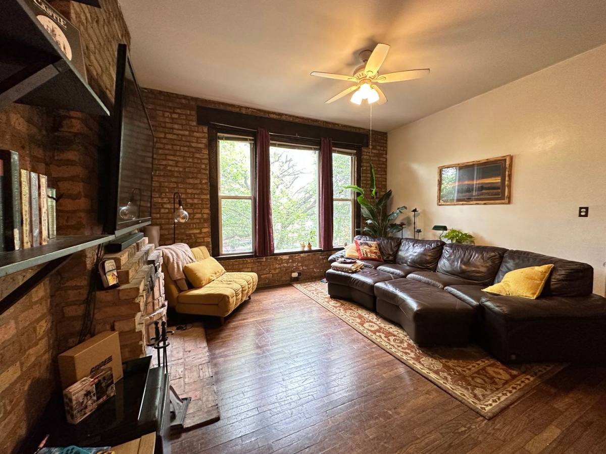 Apartment for rent at 922 W Webster Ave, Chicago, IL 60614