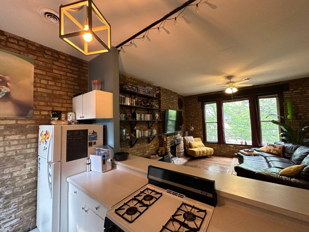 Apartment for rent at 922 W Webster Ave, Chicago, IL 60614
