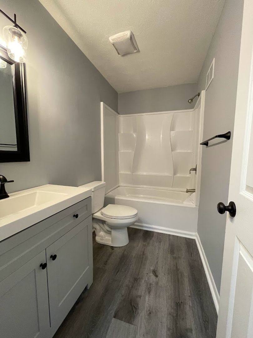 Apartment for rent at 16-34 Berwyck Dr, Akron, OH 44312