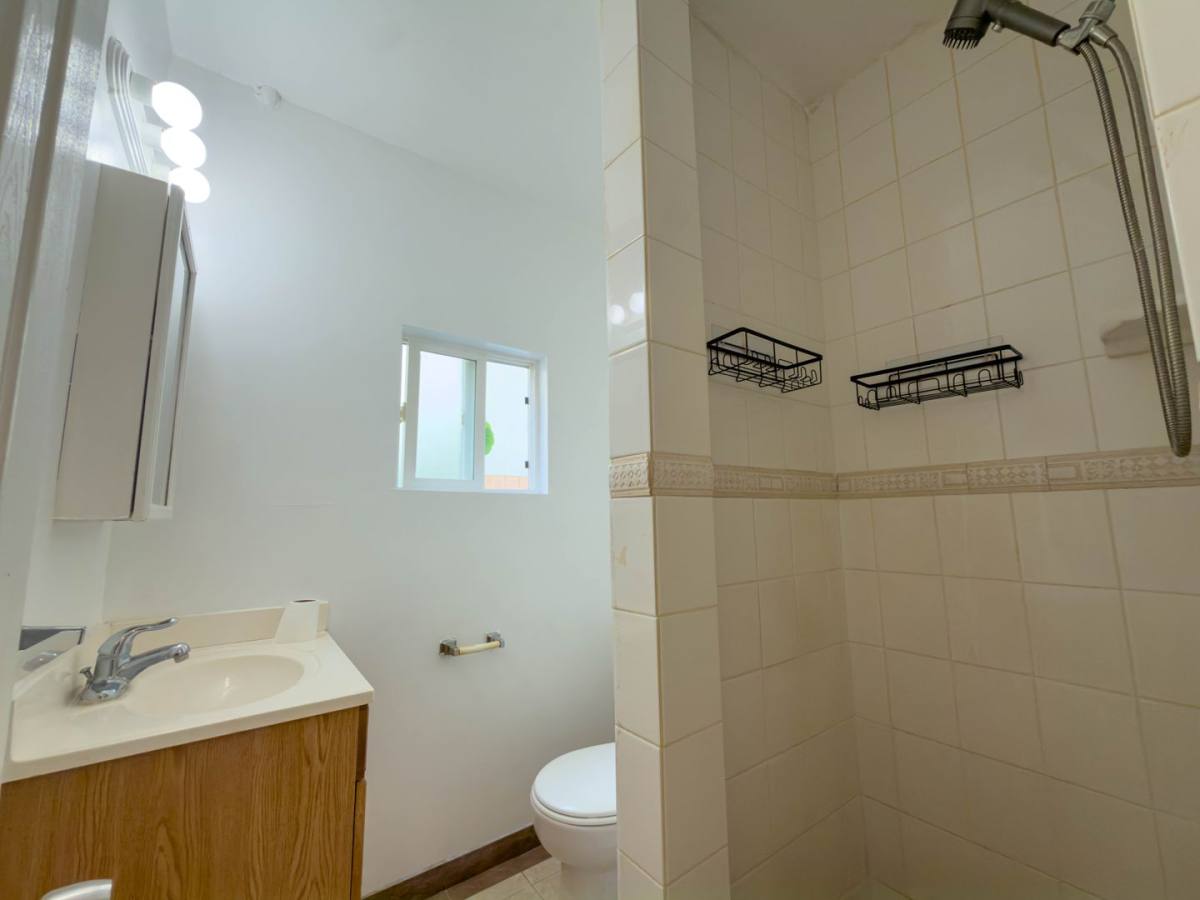 Apartment for rent at 411 W Windsor Rd, Glendale, CA 91204
