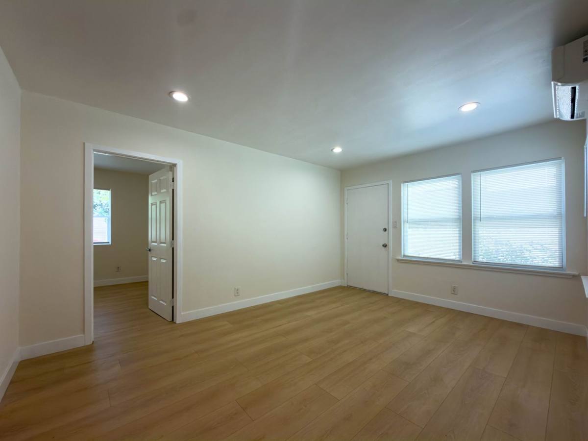 Apartment for rent at 411 W Windsor Rd, Glendale, CA 91204