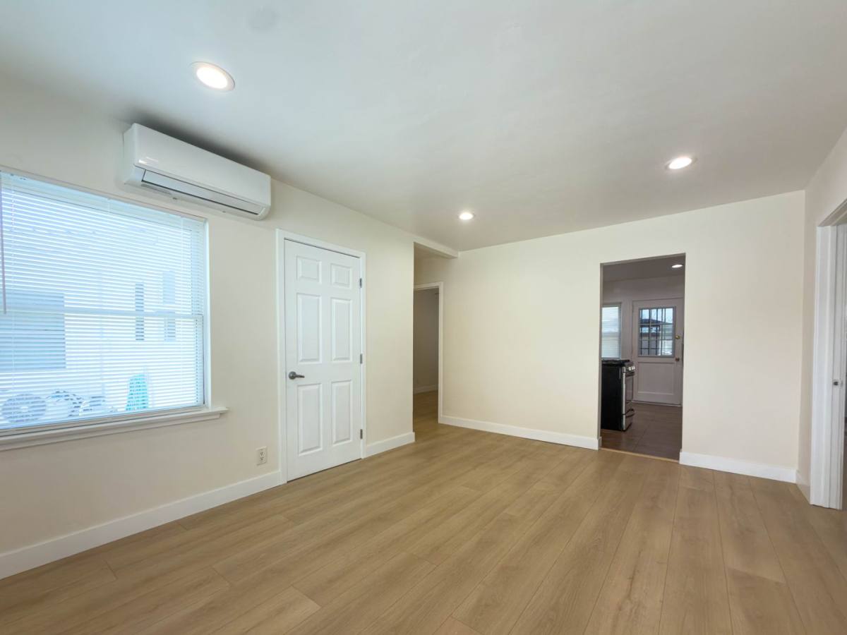 Apartment for rent at 411 W Windsor Rd, Glendale, CA 91204