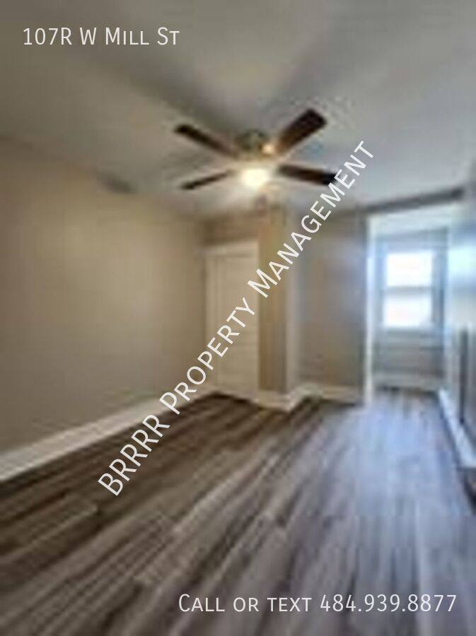 Apartment for rent at 107R W Mill St, Nesquehoning, PA 18240