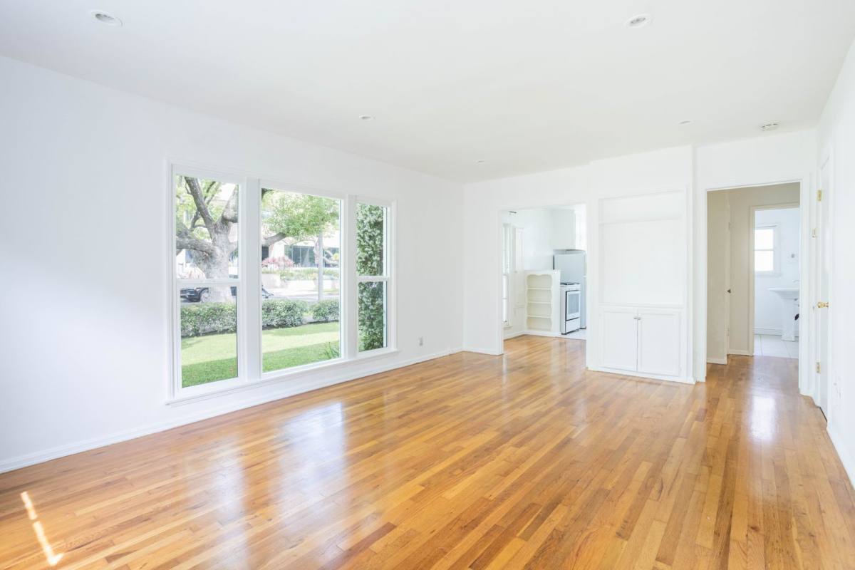 Apartment for rent at 346 N Maple Dr, Beverly Hills, CA 90210