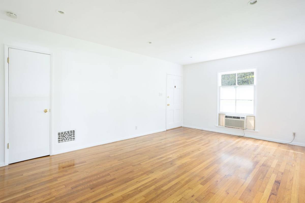 Apartment for rent at 346 N Maple Dr, Beverly Hills, CA 90210