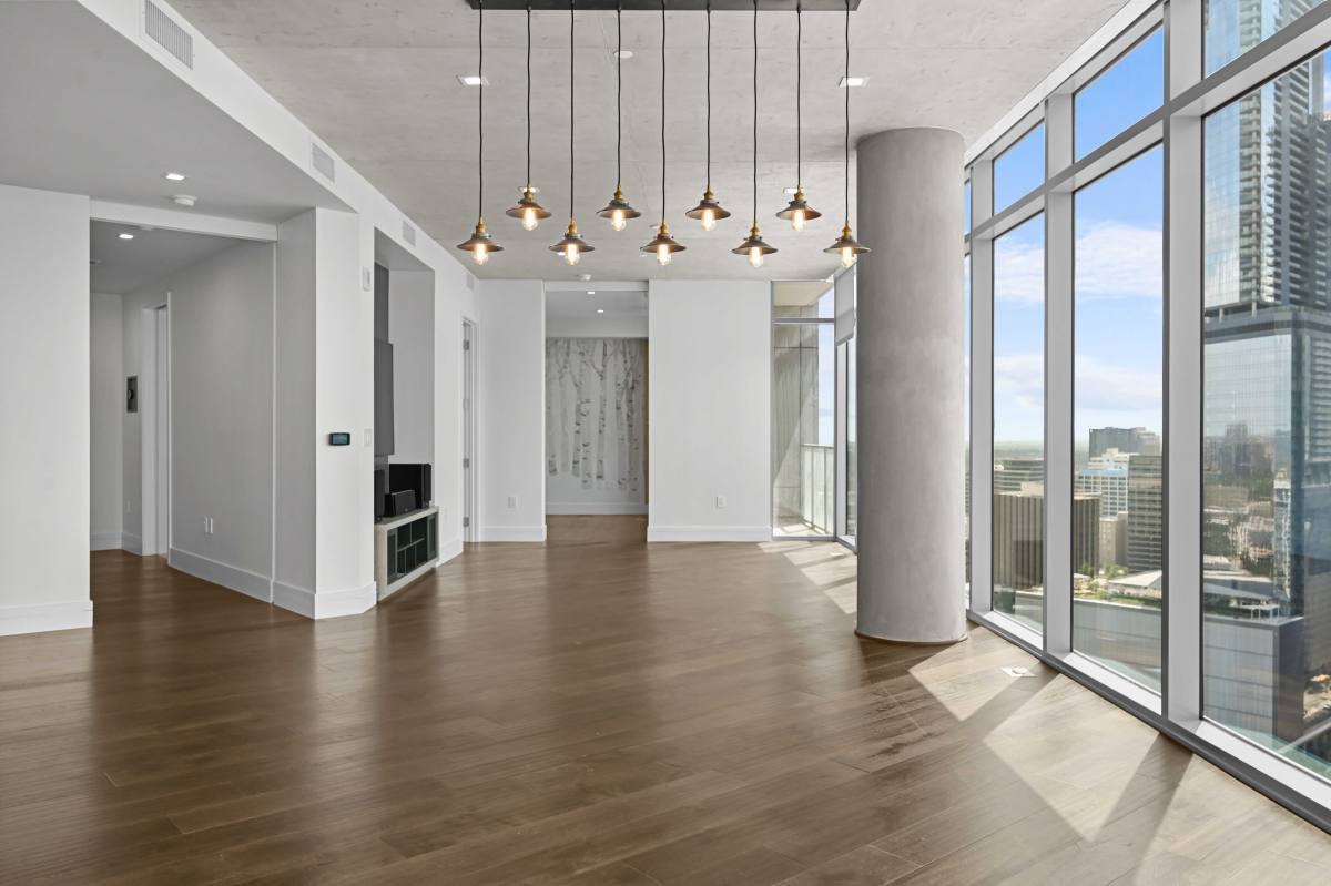 Apartment for rent at 501 W Ave #3201, Austin, TX 78701