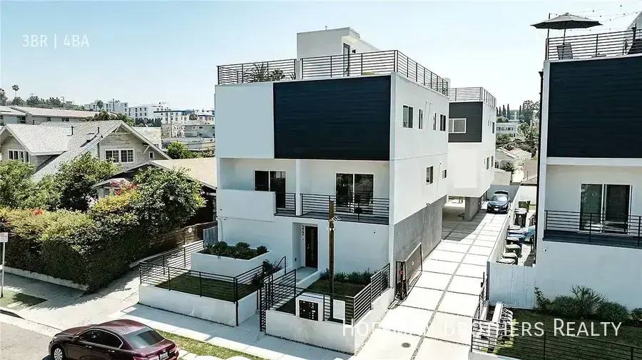 Townhouse for rent at 216 N Coronado St #216, Los Angeles, CA 90026