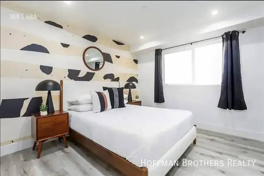 Townhouse for rent at 216 N Coronado St #216, Los Angeles, CA 90026