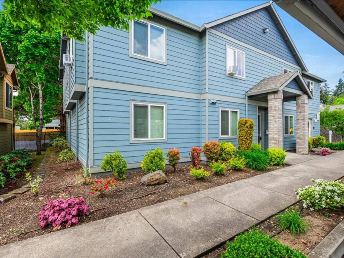 Apartment for rent at 14201-14205 E Burnside, Portland, OR 97233