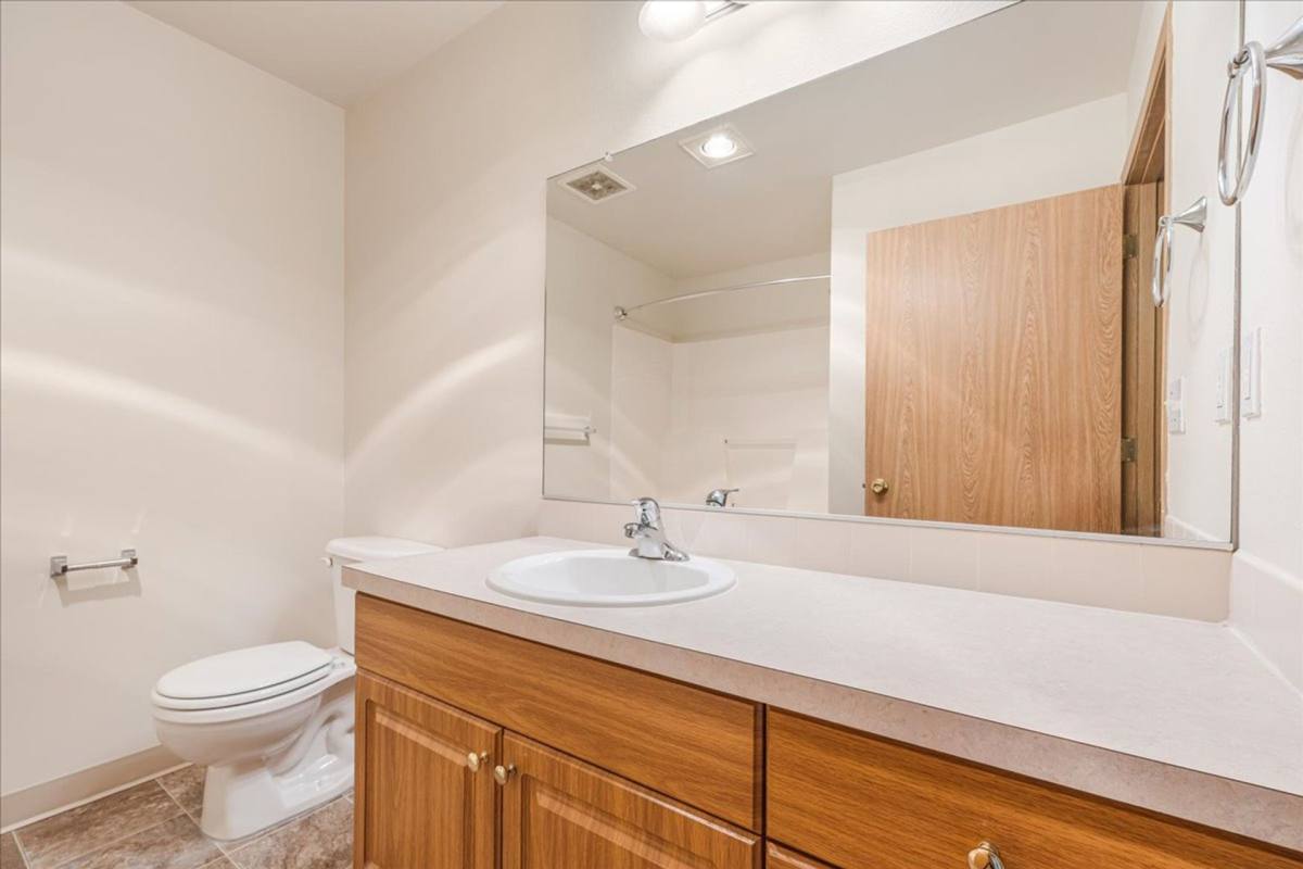 Apartment for rent at 14201-14205 E Burnside, Portland, OR 97233