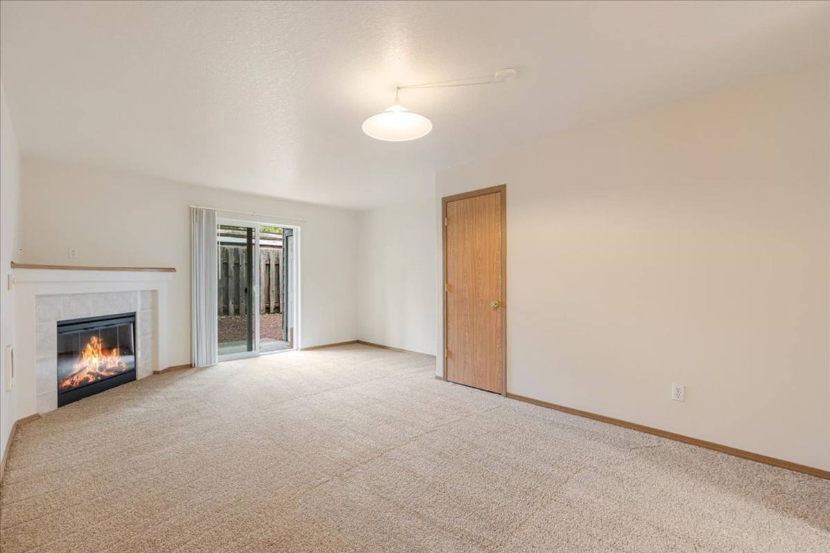 Apartment for rent at 14201-14205 E Burnside, Portland, OR 97233
