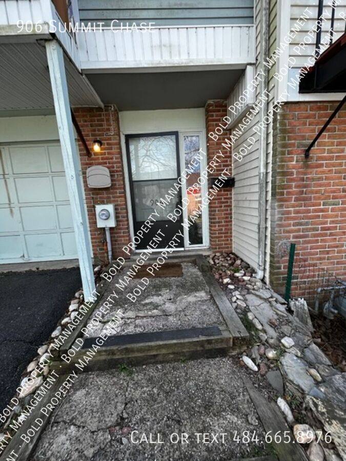 House for rent at 906 Summit Chase, Reading, PA 19611