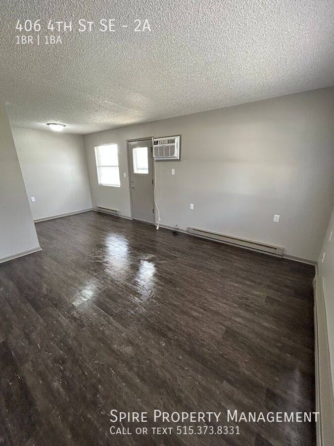 Apartment for rent at 406 4th St SE #2A, State Center, IA 50247