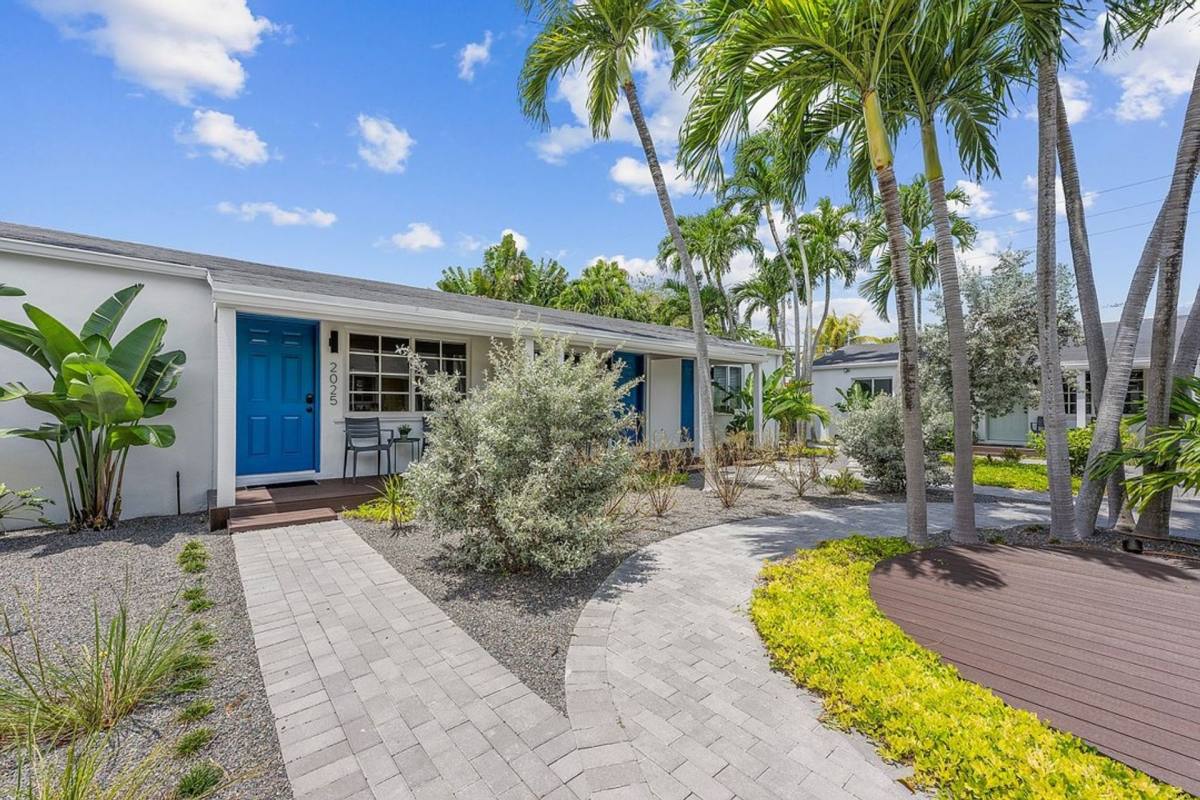 Apartment for rent at 2021 Plunkett St, Hollywood, FL 33020