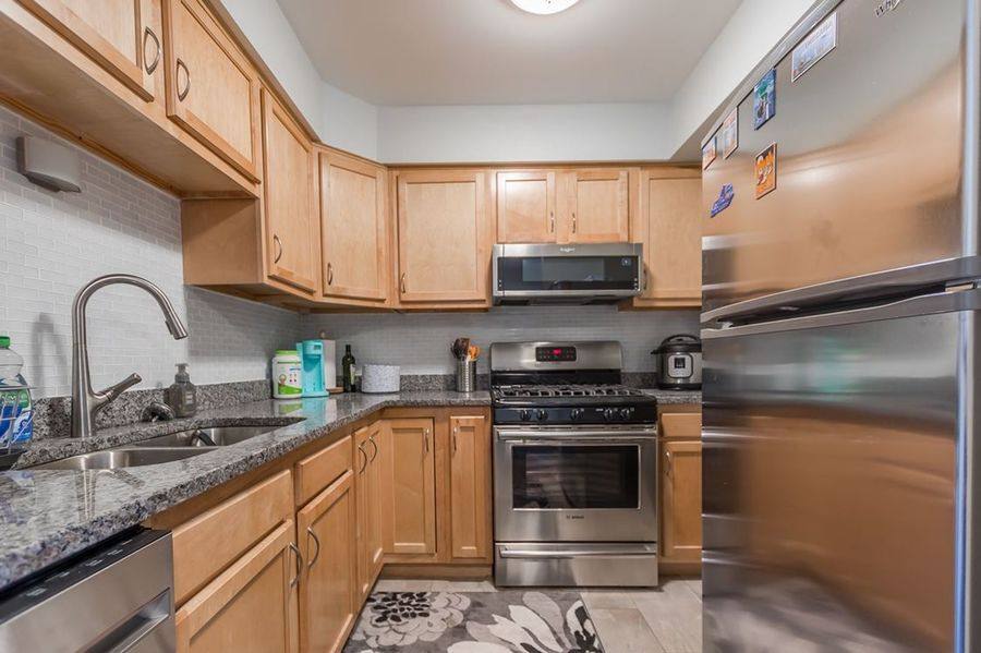Apartment for rent at 162 Walton St #R, Barrington, IL 60010