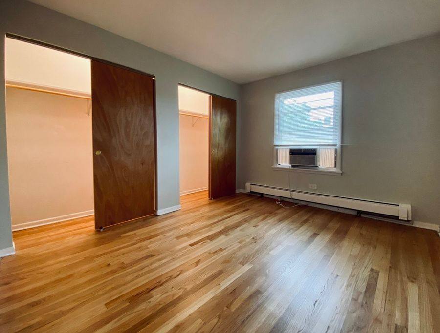 Apartment for rent at 162 Walton St #R, Barrington, IL 60010