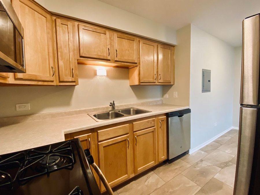 Apartment for rent at 162 Walton St #R, Barrington, IL 60010