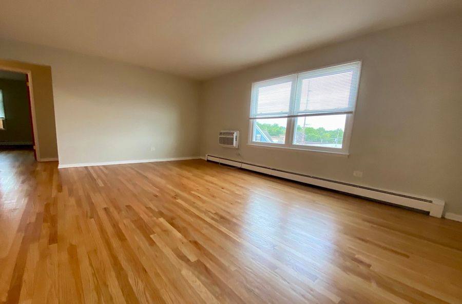Apartment for rent at 162 Walton St #R, Barrington, IL 60010