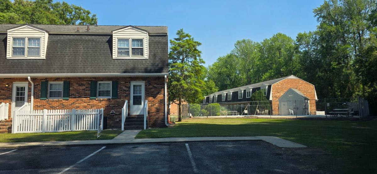 Apartment for rent at 6000 River Rd #20, Washington, NC 27889