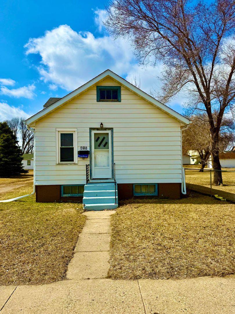 House for rent at 415 7th Ave NE, Valley City, ND 58072