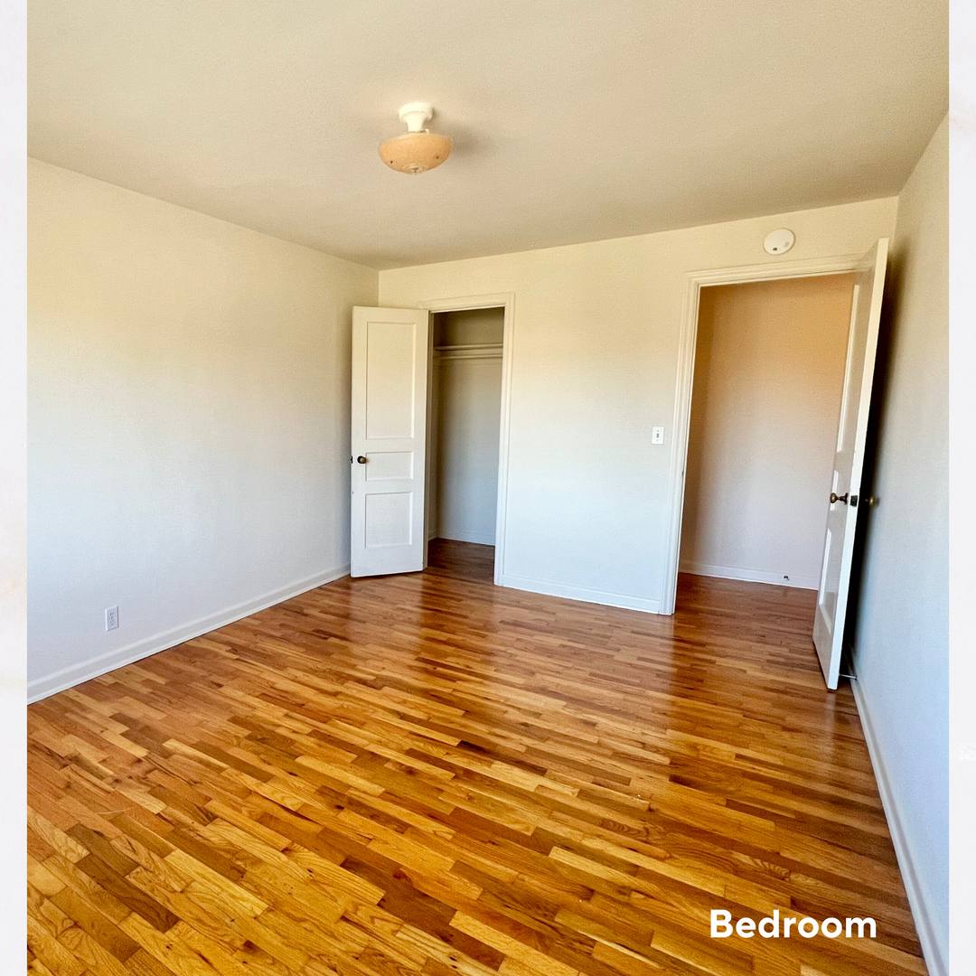 Apartment for rent at 7929 Green Lake Dr N, Seattle, WA 98103
