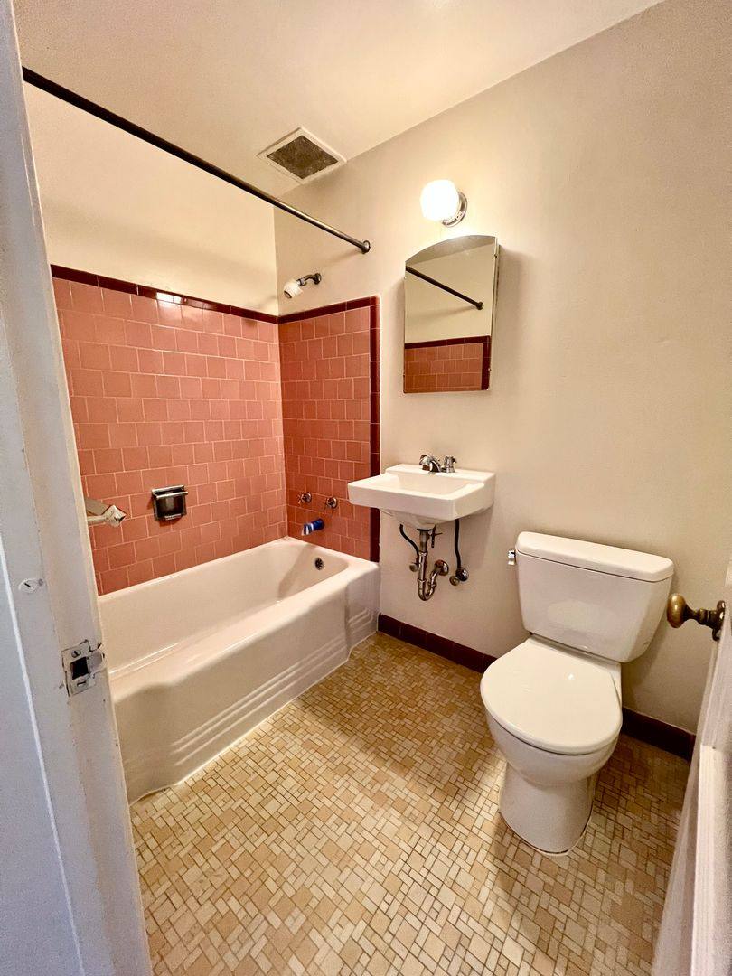 Apartment for rent at 7929 Green Lake Dr N, Seattle, WA 98103