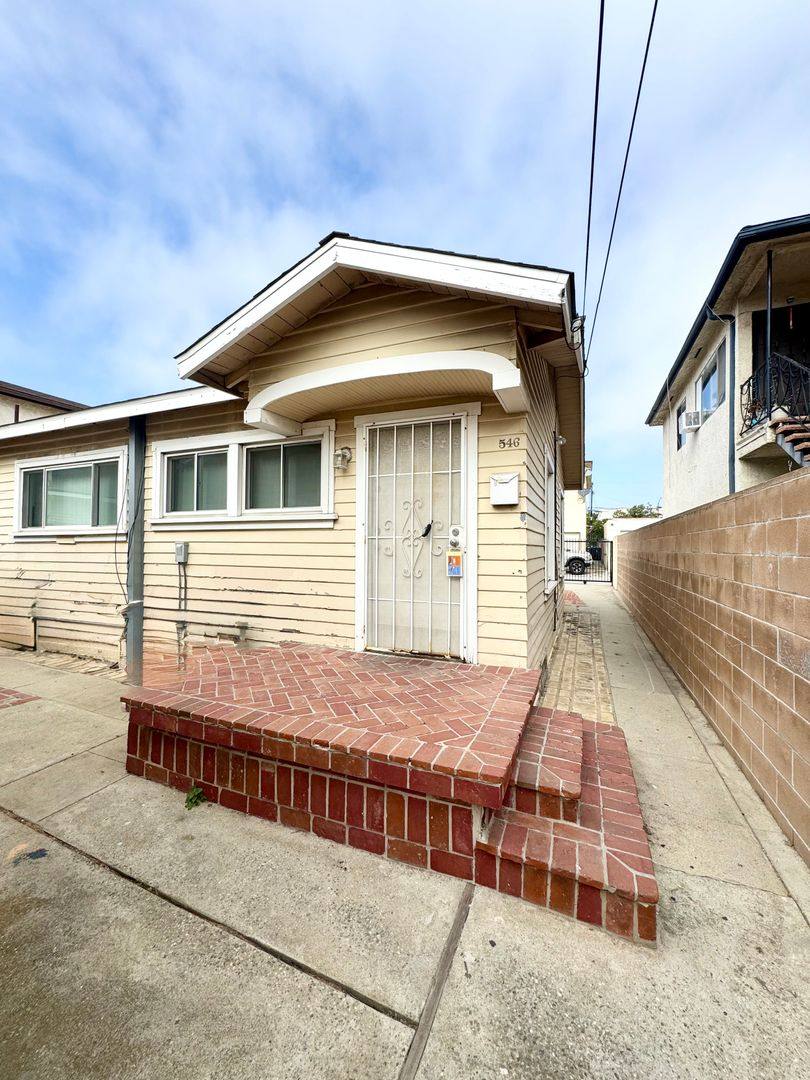 Apartment for rent at 546 - 550 W, San Pedro, CA 90731