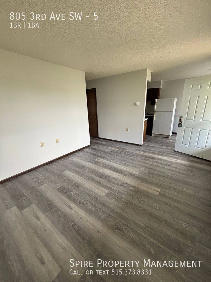 Apartment for rent at 805 3rd Ave SW #5, State Center, IA 50247