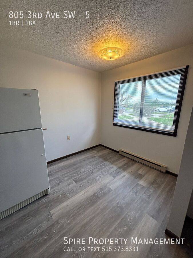 Apartment for rent at 805 3rd Ave SW #5, State Center, IA 50247