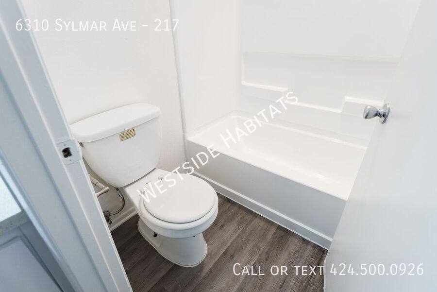 Apartment for rent at 6310 Sylmar Ave, Van Nuys, CA 91401