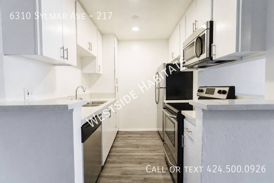 Apartment for rent at 6310 Sylmar Ave, Van Nuys, CA 91401