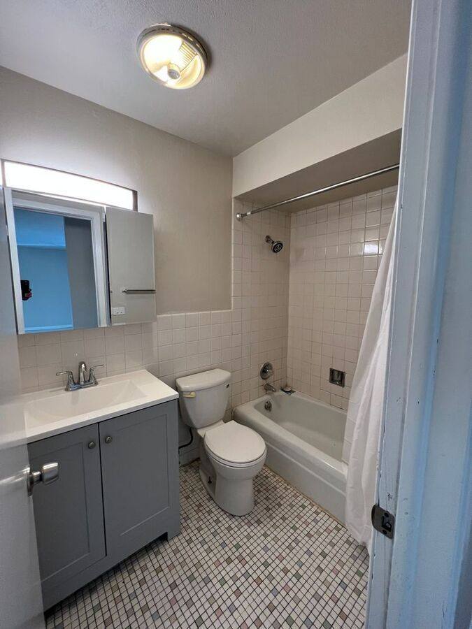 Apartment for rent at 320 N Harvard Ave #H, Villa Park, IL 60181