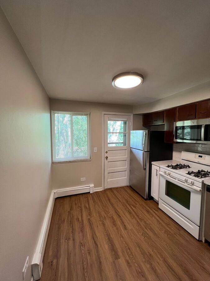 Apartment for rent at 320 N Harvard Ave #H, Villa Park, IL 60181