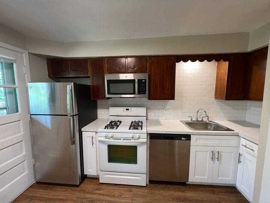 Apartment for rent at 320 N Harvard Ave #H, Villa Park, IL 60181