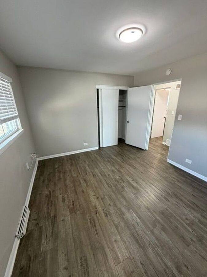 Apartment for rent at 5109 Washington St #B, Downers Grove, IL 60515