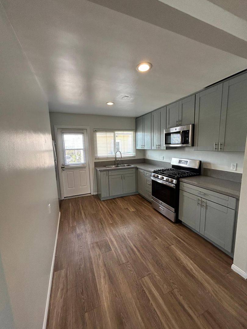 Apartment for rent at 376 - 378 Park Way, Chula Vista, CA 91910