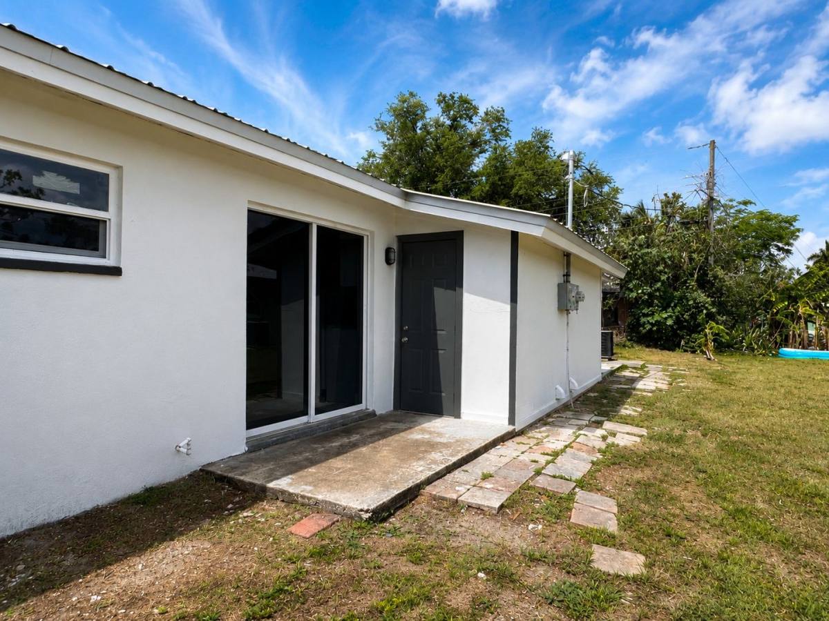 Apartment for rent at 5422 5424 Ninth Ave, Fort Myers, FL 33907