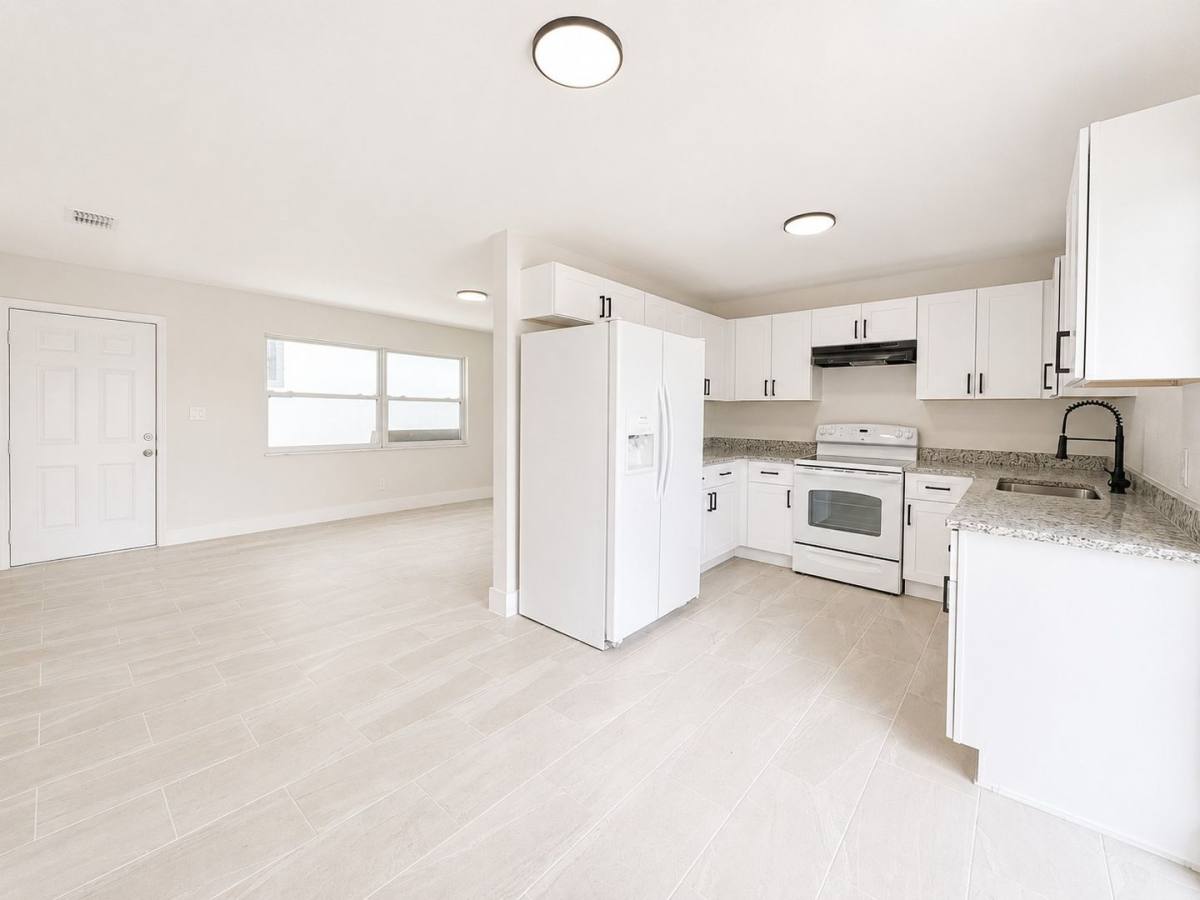 Apartment for rent at 5422 5424 Ninth Ave, Fort Myers, FL 33907