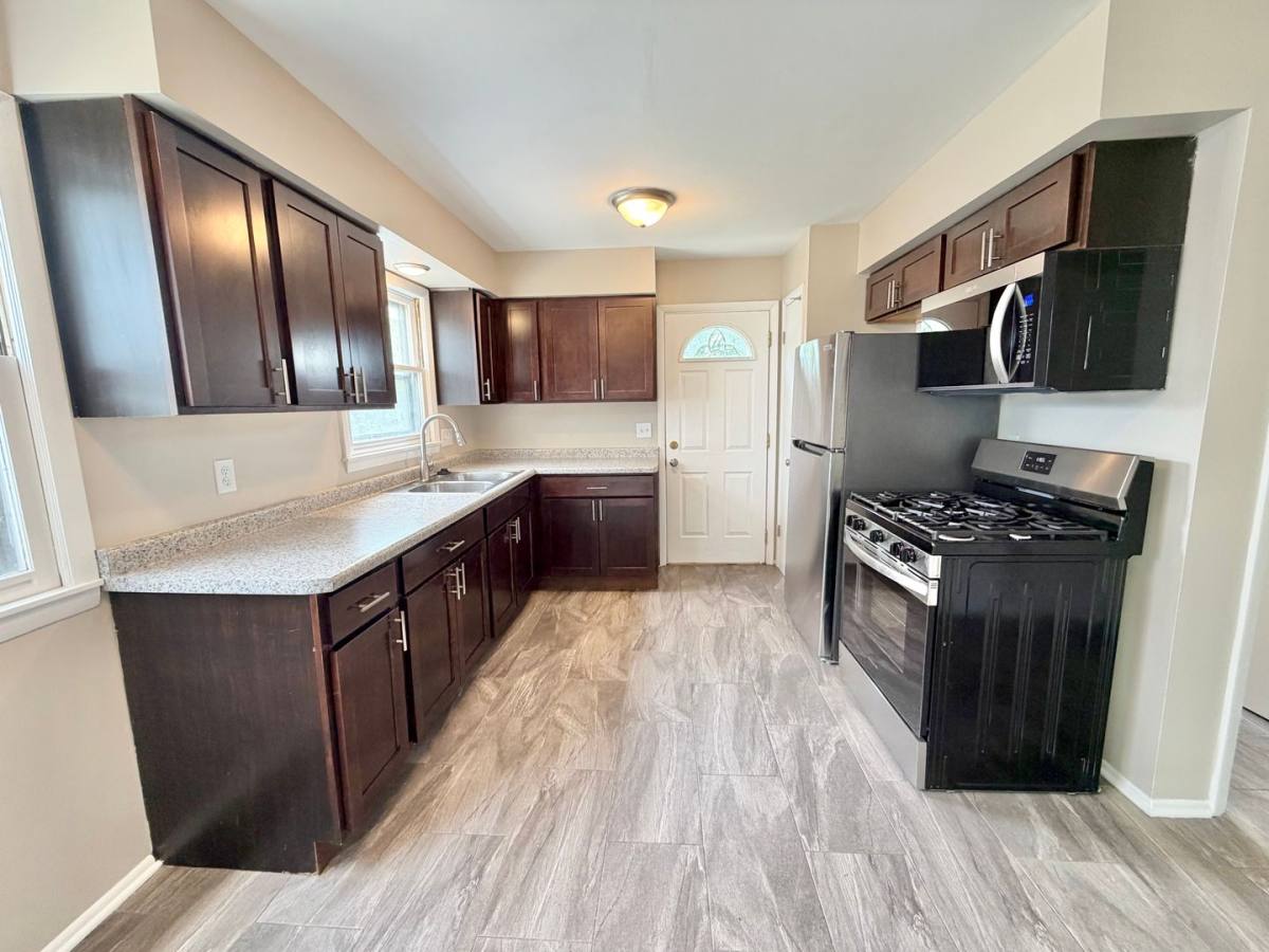 Townhouse for rent at 6919-6921 W Brentwood Ave E, Milwaukee, WI 53223