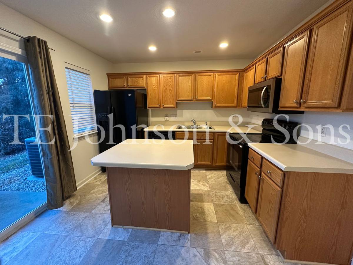 Townhouse for rent at 2544 Halle Ann Circle, Winston Salem, NC 27103