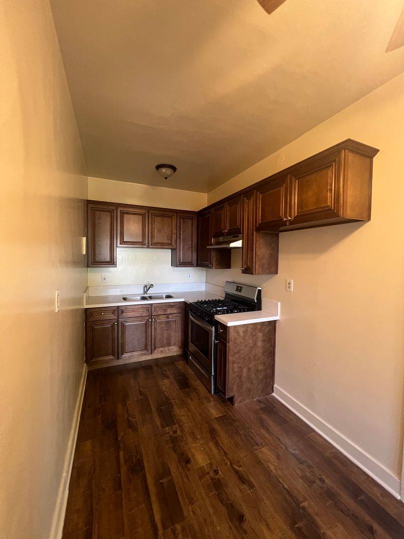 Apartment for rent at 337 W Elk Ave, Glendale, CA 91204