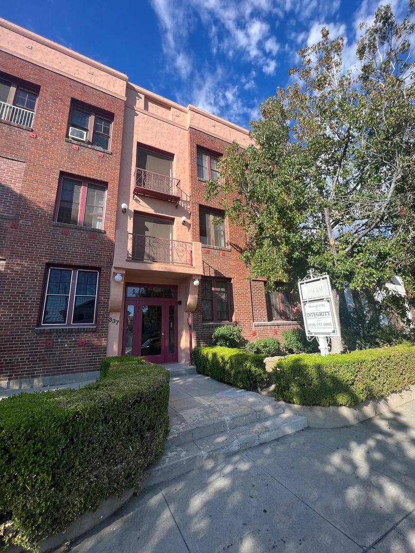 Apartment for rent at 337 W Elk Ave, Glendale, CA 91204