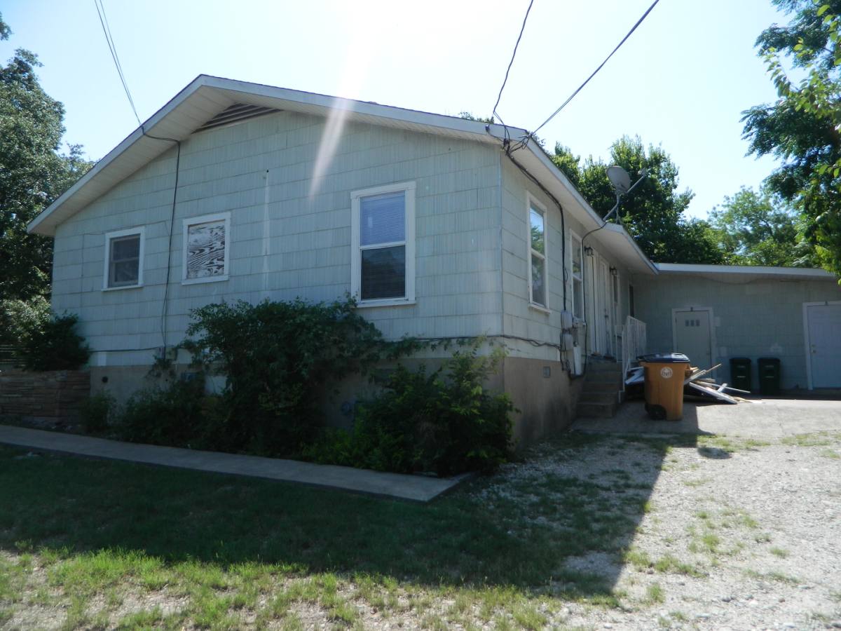 Apartment for rent at 4501 Lareina Dr, Austin, TX 78745