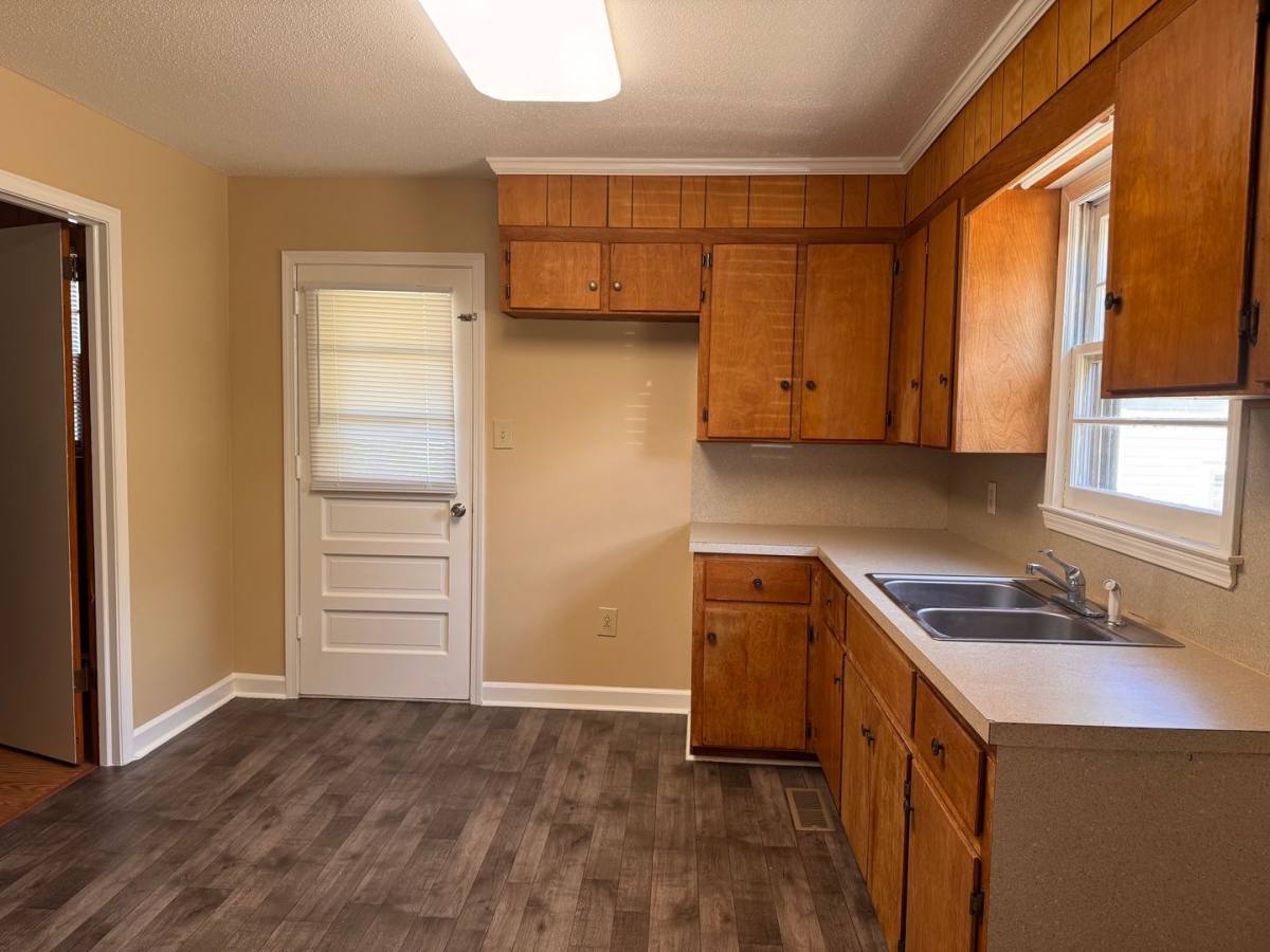 House for rent at 915 Pine Circle Dr, High Point, NC 27265