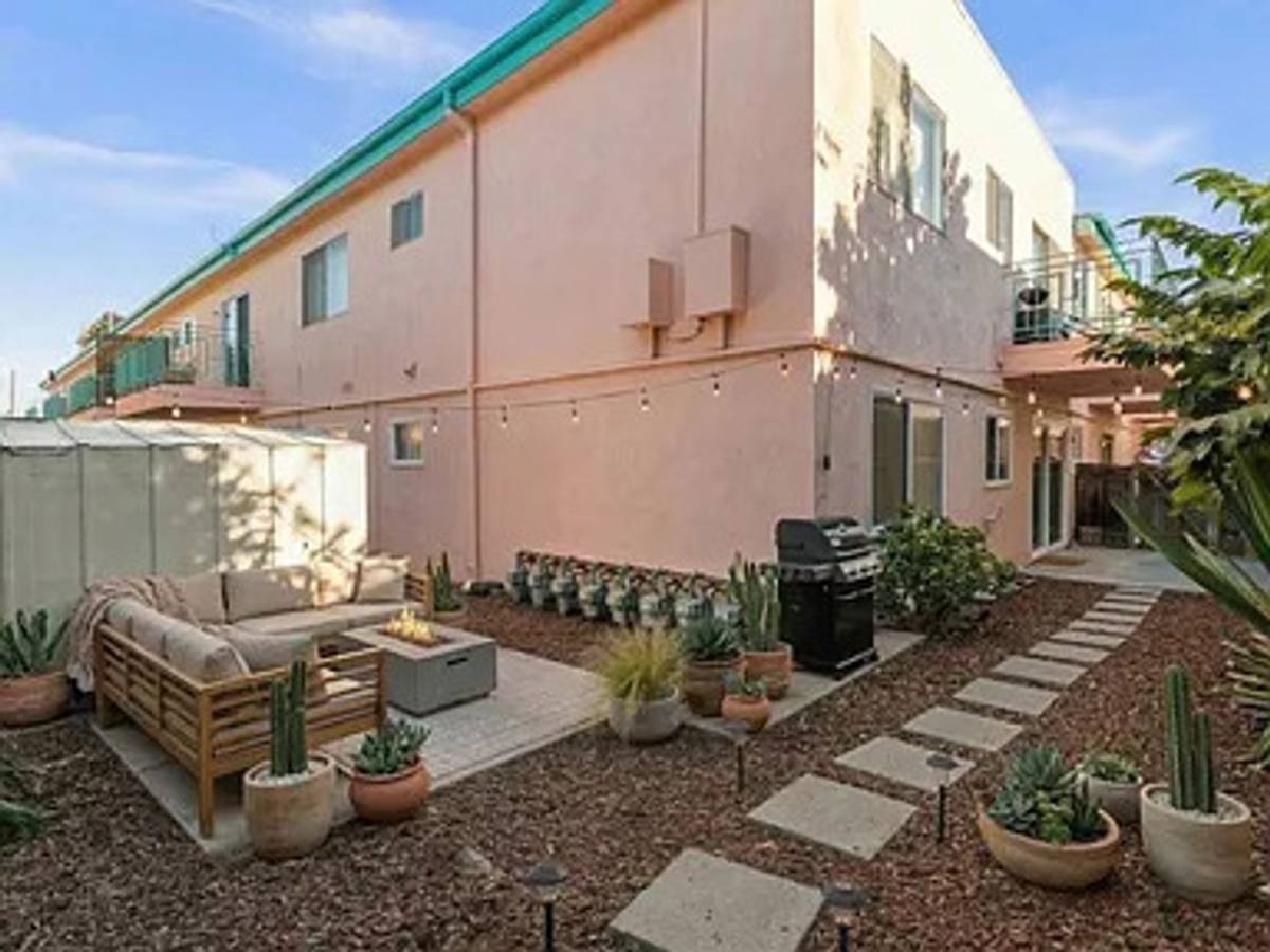 Apartment for rent at 7825 W Manchester Ave, Playa Del Rey, CA 90293