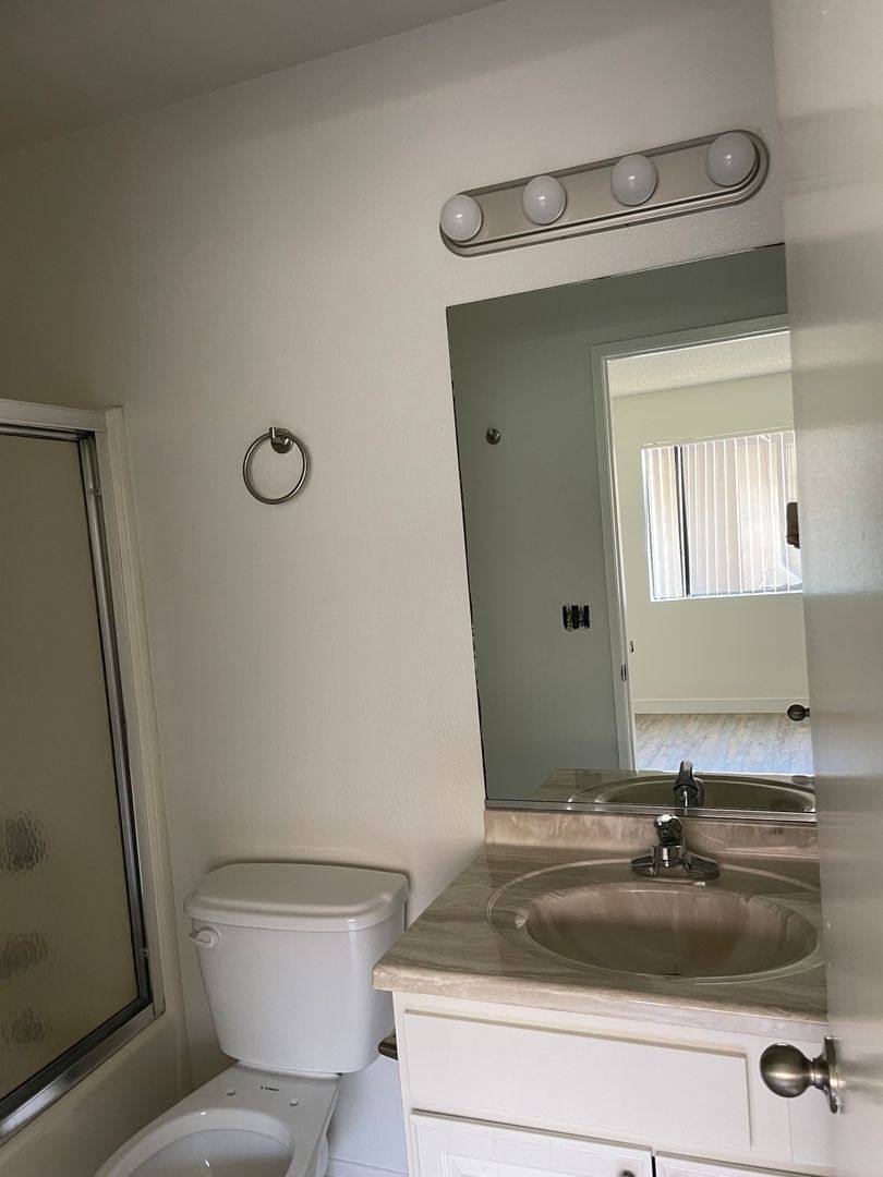Townhouse for rent at 311 N Belmont Ave, Glendale, CA 91206