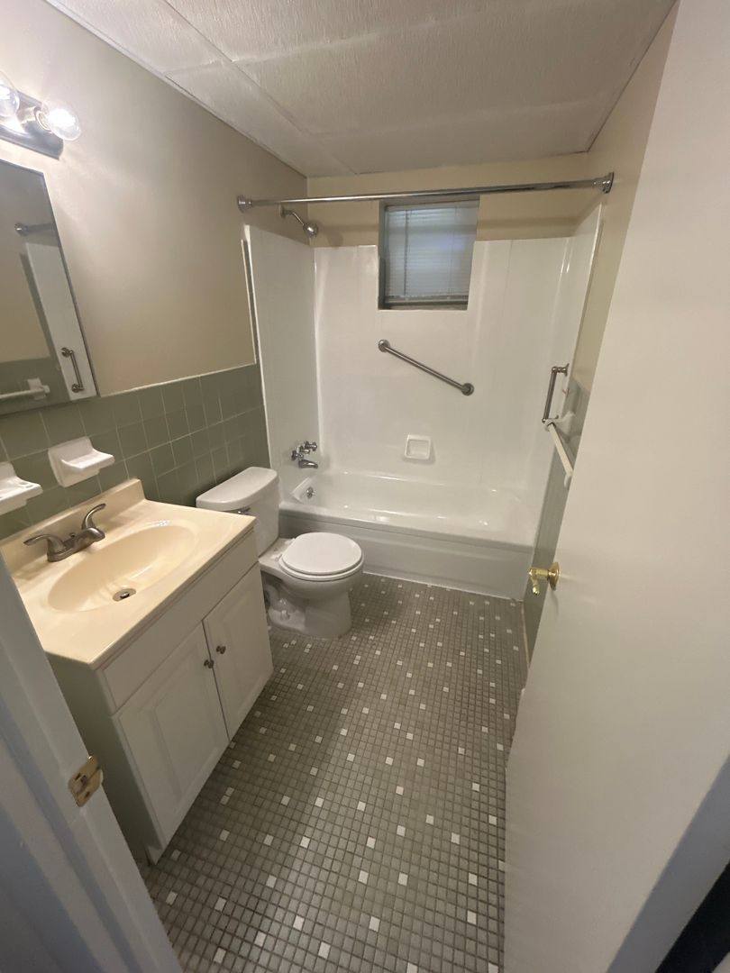 Apartment for rent at 320 Chester Pike, Norwood, PA 19074
