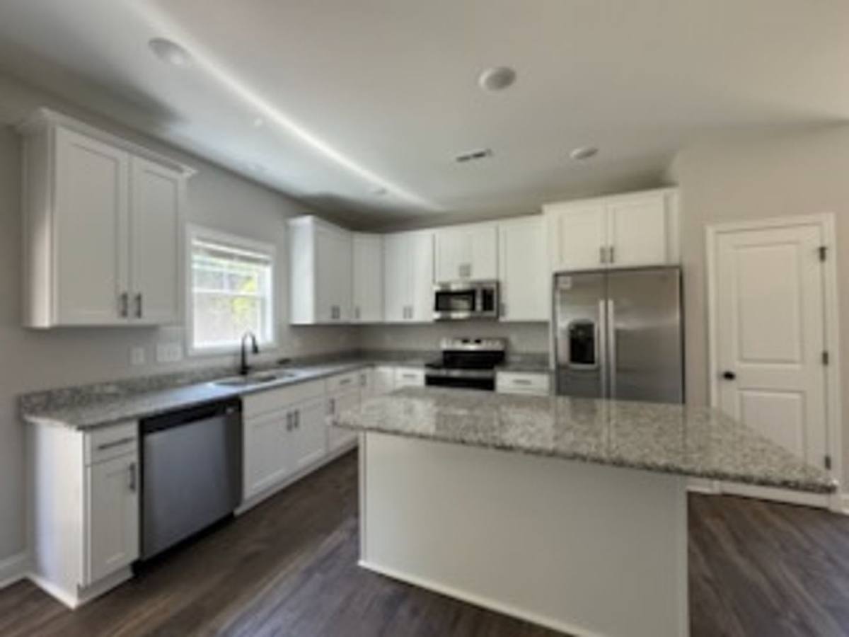 House for rent at 390 Summer Hill Rd, Fayetteville, NC 28303